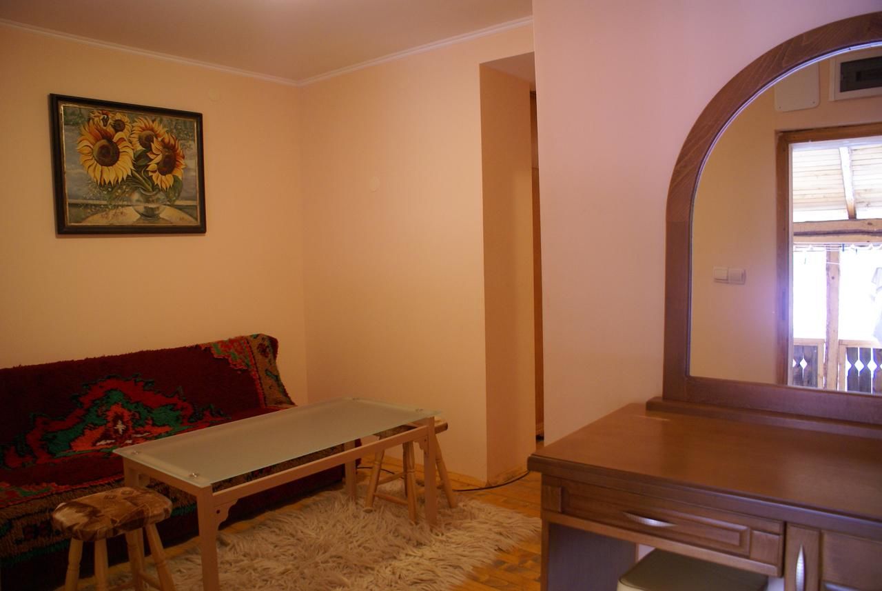 Отель Chiflik Nenkovi Family Hotel Osenovlag