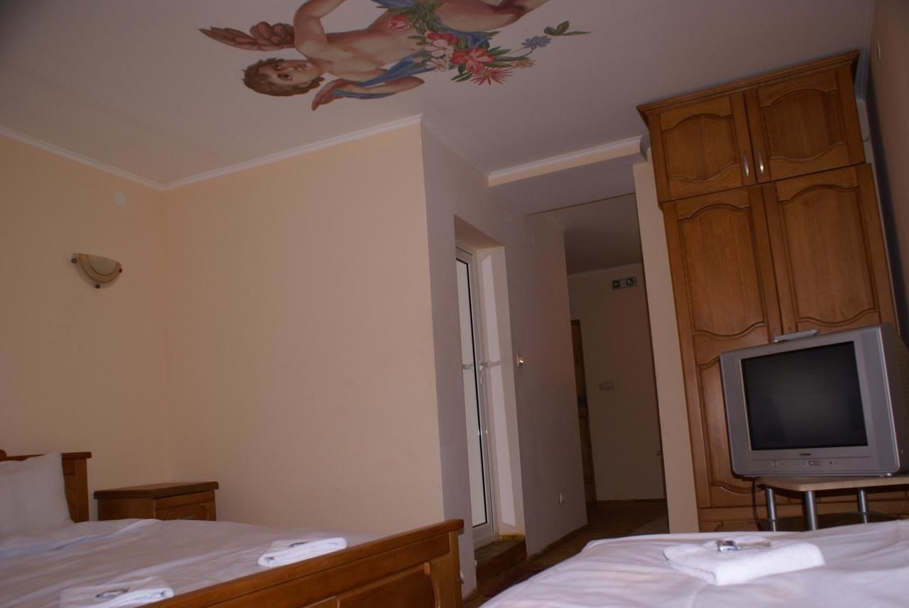 Отель Chiflik Nenkovi Family Hotel Osenovlag