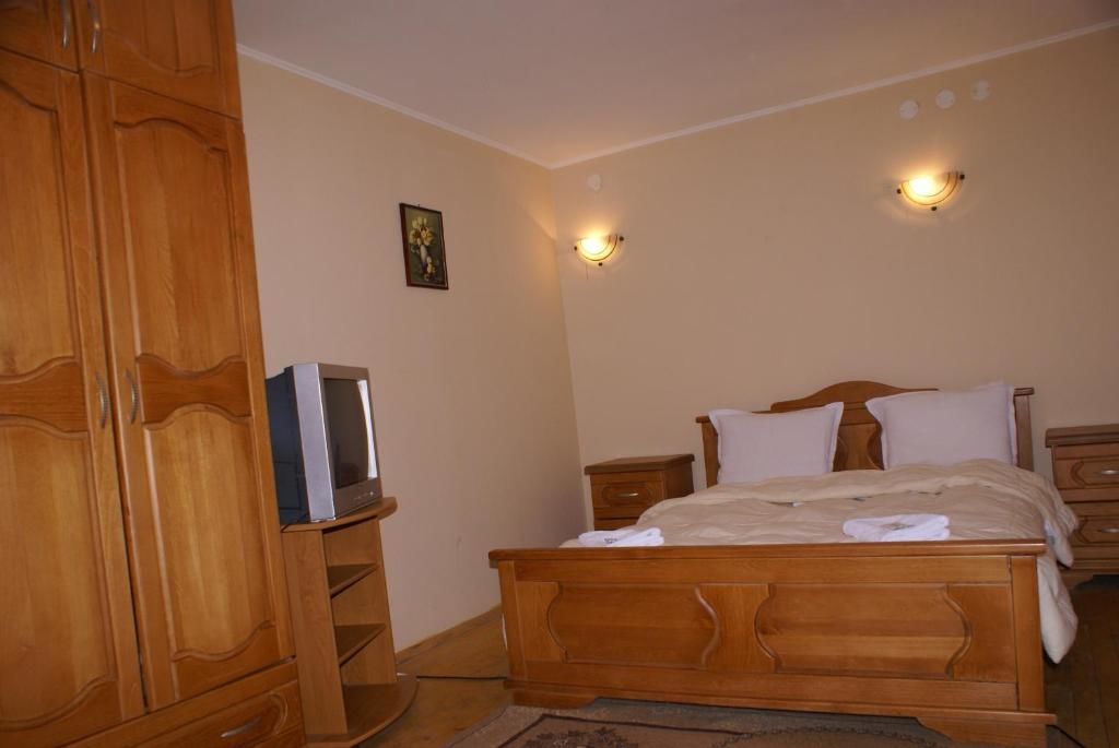 Отель Chiflik Nenkovi Family Hotel Osenovlag